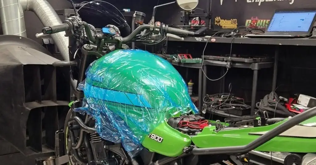 Kawasaki Z900RS 2018 motociklas PowerPulse dirbtuvėse